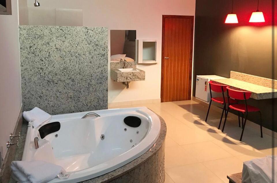 Motel Queen Lagoa Santa  Eksteriør bilde